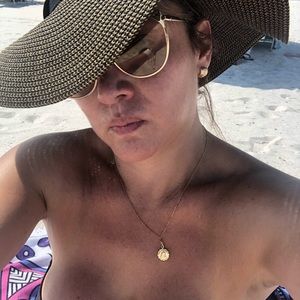 Meet your Posher, Yrina